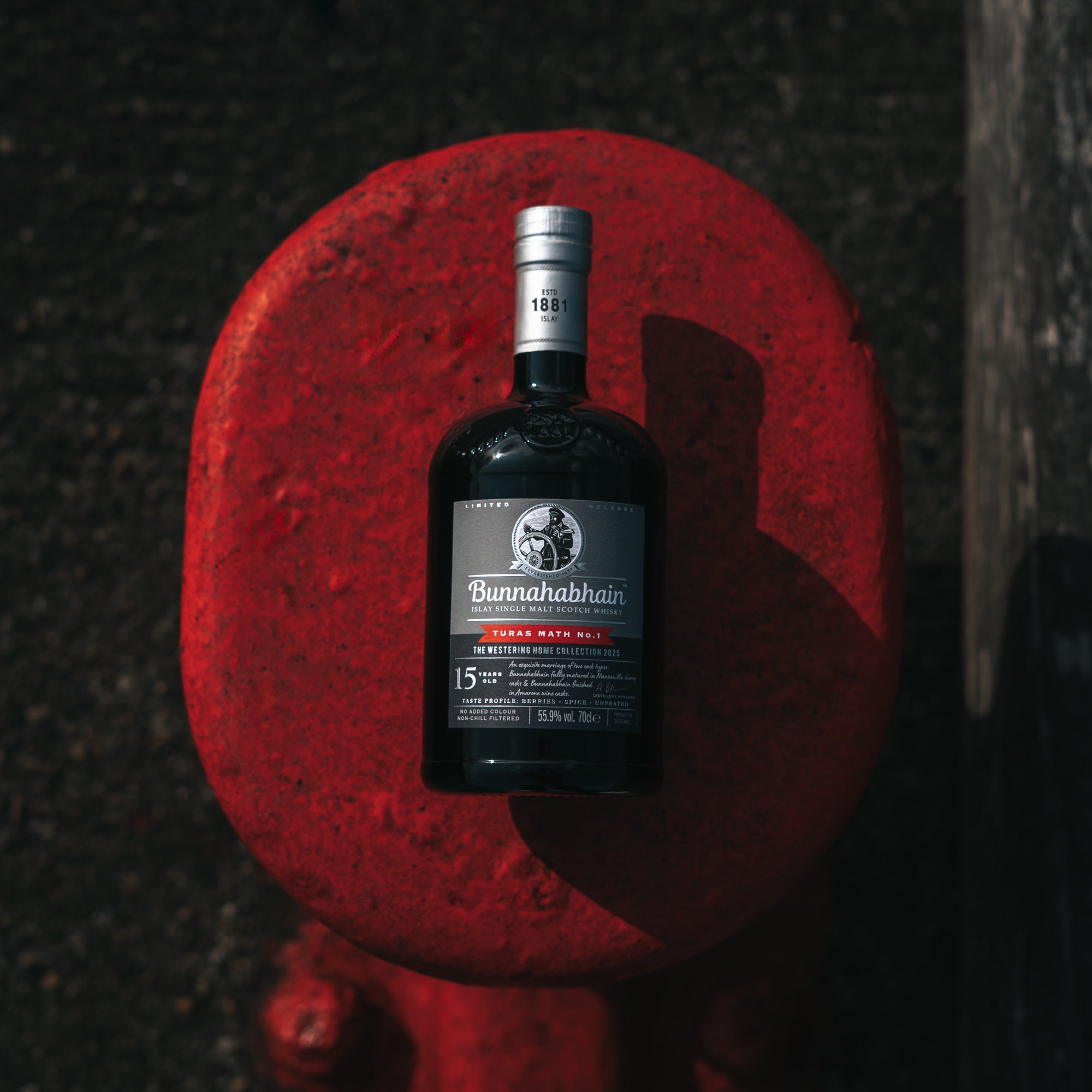 Bunnahabhain Turas Math No.1 laid down on a red bollard