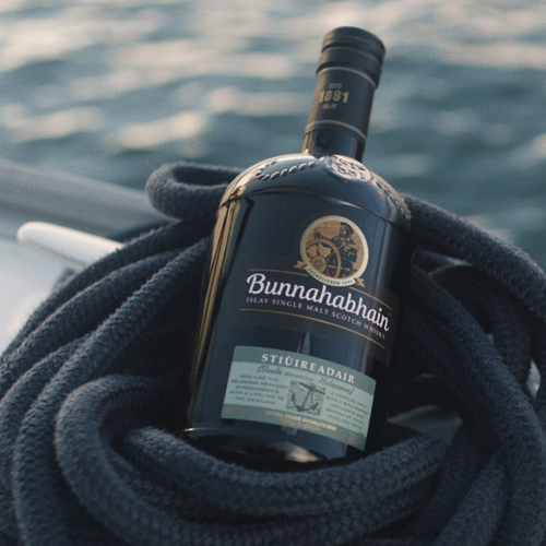 Bunnahabhain Stiuireadair whisky bottle