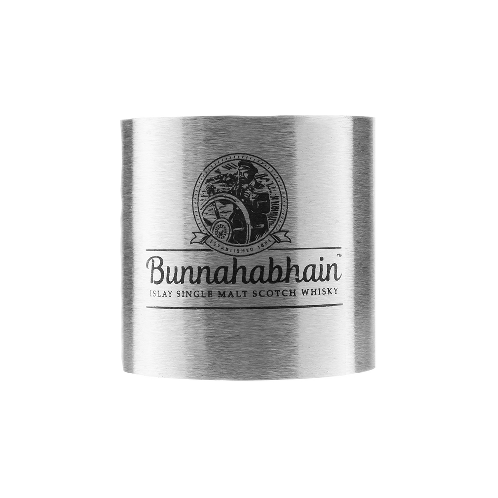 single whisky measure made from stainless steel. It holds 25cl and has the Bunnahabhain logo.